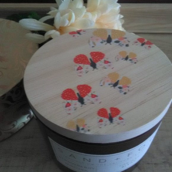 New SAND + FOG Strawberry Mimosa Candle - Picture 4 of 7